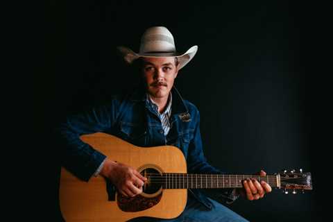 Zach Top on Revisiting the ’90s — ‘The Peak of Country Music’ — With Throwback ‘Sounds Like..