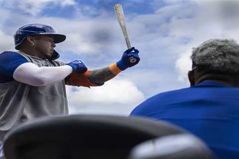 Mets’ new hitting coach Eric Chavez takes extra time with Francisco Alvarez