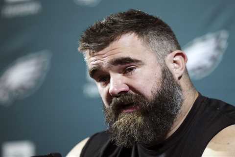 Jason Kelce an emotional wreck during retirement press conference