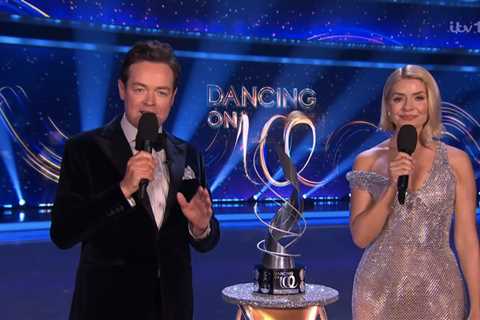 Dancing On Ice winners blunder as ‘wrong name is announced’ by host Stephen Mulhern