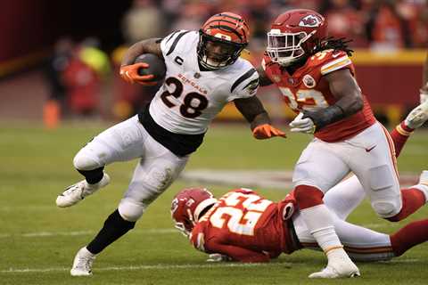 Bengals flip Joe Mixon for Zack Moss in running back free agency moves