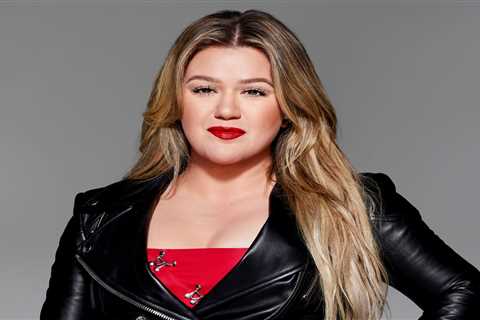 Kelly Clarkson Joining Peyton Manning and Mike Tirico as Hosts of 2024 Summer Olympics..