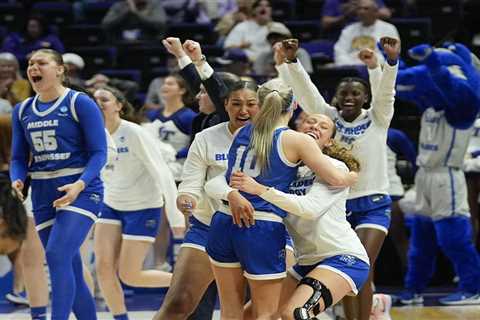 MTSU storms back from 18-point hole to upset Louisville in second-half thriller