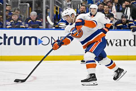 Oliver Wahlstrom seems unlikely to regain Islanders rotation spot anytime soon