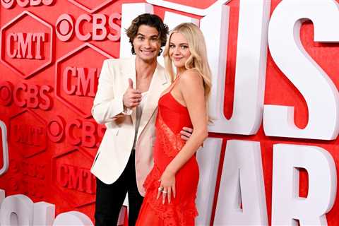 Kelsea Ballerini Knew Chase Stokes Was ‘The One’ the Minute He Stepped ‘Straight Out the Bronco’