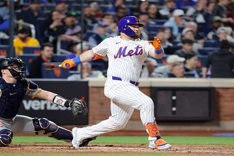 DJ Stewart delivers in huge pinch-hit spot for Mets after Carlos Mendoza’s bold decision