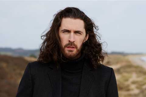 Hozier Earns His First Streaming Songs No. 1 With ‘Too Sweet’