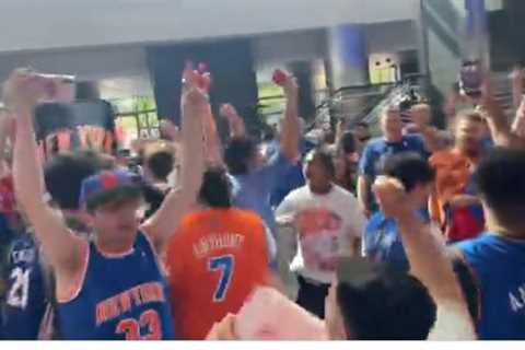 Philly takeover: Knicks fans go wild in 76ers’ arena celebrating Game 4 win
