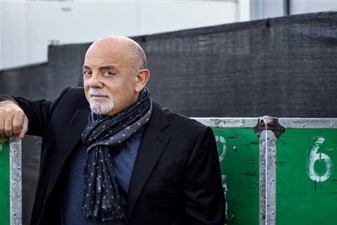 Watch Billy Joel Serenade Ex-Wife Christie Brinkley With ‘Uptown Girl’