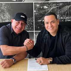 Víctor Manuelle Signs Touring Deal With CMN Events
