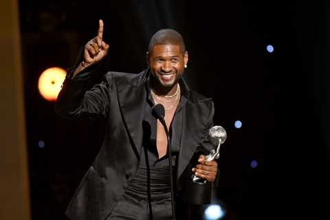 Usher Plays Surprise Club Show After Last-Minute Lovers & Friends Cancellation