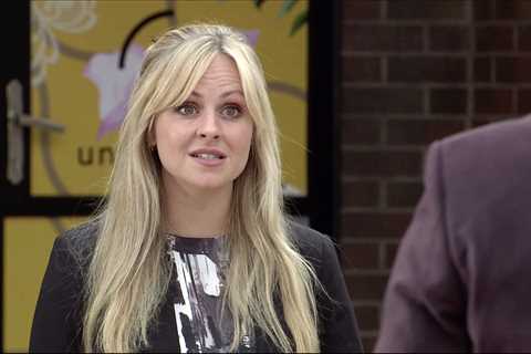 Sarah Platt's Boozing Sparks Concern in Coronation Street