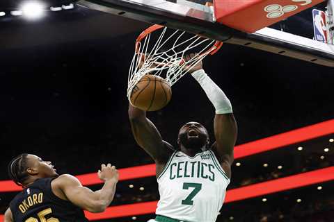 Celtics drain 18 3-pointer in Game 1 blowout win over Cavaliers