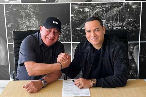 Víctor Manuelle Signs Touring Deal With CMN Events