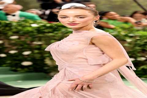 Phoebe Dynevor shares joy with boyfriend Cameron Fuller at Met Gala