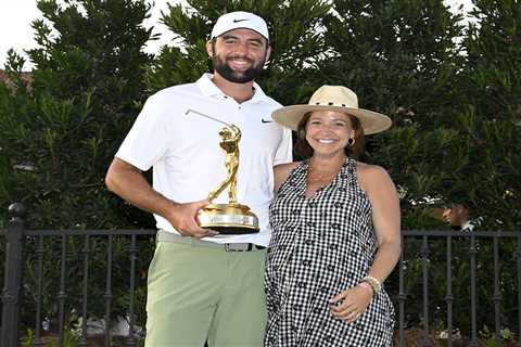 Scottie Scheffler reveals first look at newborn son with wife Meredith before PGA Championship