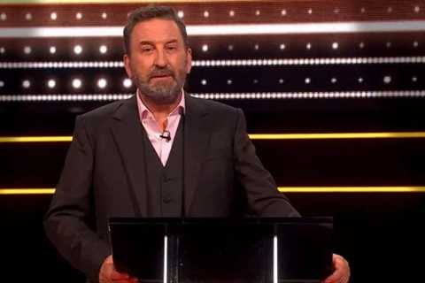 'That's massive' - Lee Mack stunned on The 1% Club as 'impossible' question wipes out dozens of..