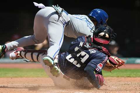 Royals’ MJ Melendez dives over Guardians’ catcher to avoid tag in insane play