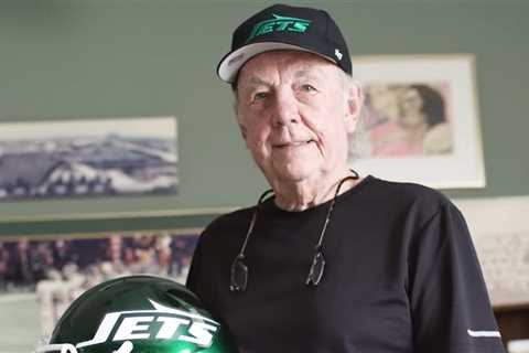 New York Jets' Logo Creator Sues Team, NFL, Wants Payment For Design