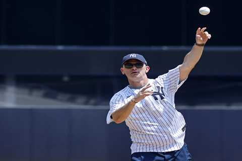 UConn’s Dan Hurley offers ‘tough stretch’ advice to spiraling Yankees