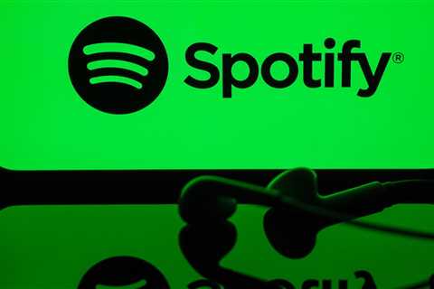 Spotify Stock Declines 4.6% Amid Mixed Analyst Reports, Sphere Is Week’s Biggest Gainer