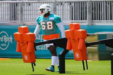 Dolphins’ Shaquil Barrett announces retirement in NFL stunner