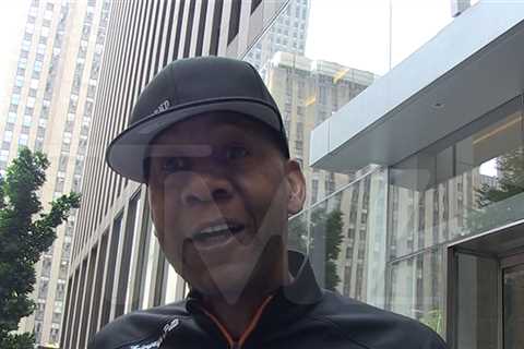 Mark Curry Vouches For Tyler Perry's Comedy, Billion-Dollar Bank Account