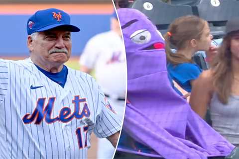 Keith Hernandez compliments date of person in Grimace suit in wild SNY moment