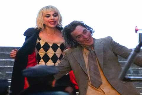 Lady Gaga & Joaquin Phoenix Sang Live in ‘Joker 2′ to Capture Their Characters’ ‘Shared Madness’