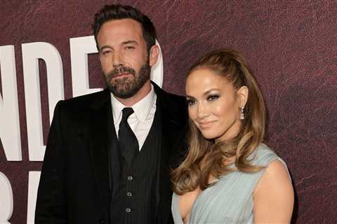 Jennifer Lopez Files for Divorce From Ben Affleck