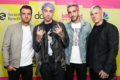 All Time Low’s Alex Gaskarth Reveals the Secret to Band’s Longtime Success, Celebrates ‘The Forever ..