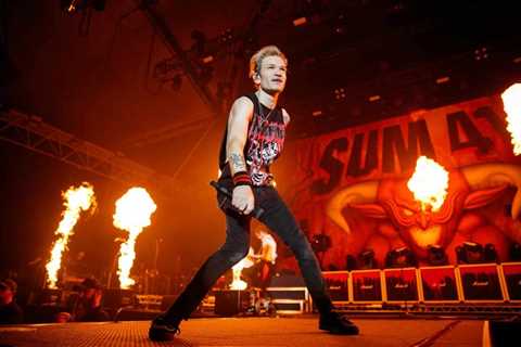 Fans Speculate: Could Sum 41’s Deryck Whibley Be Linkin Park’s New Frontman?