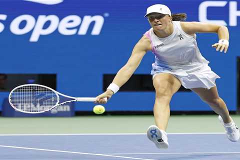 No. 1 Iga Swiatek rolls past Anastasia Pavlyuchekova to reach fourth round of US Open