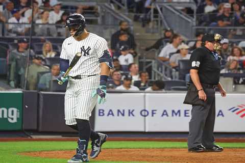 Yankees bats suffocated by Seth Lugo in loss to Royals