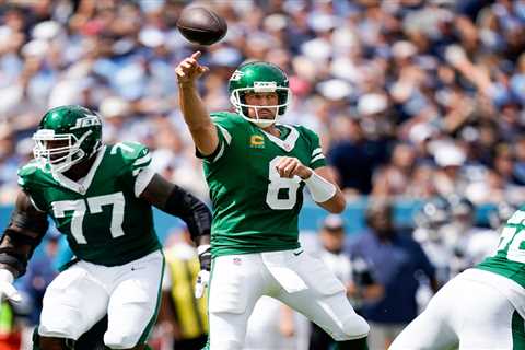 Aaron Rodgers delivers game-winning drive as Jets beat Titans for first win