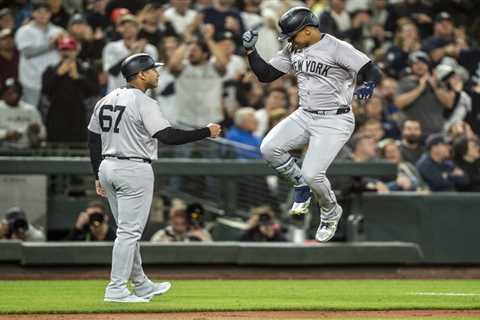 Yankees crush Mariners to trim playoff magic number to one