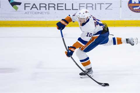 Simon Holmstrom could have chance to seize top-six Islanders spot