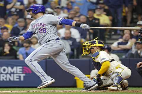 Mets use huge fifth inning to roll past Brewers in Game 1 of NL Wild Card Series