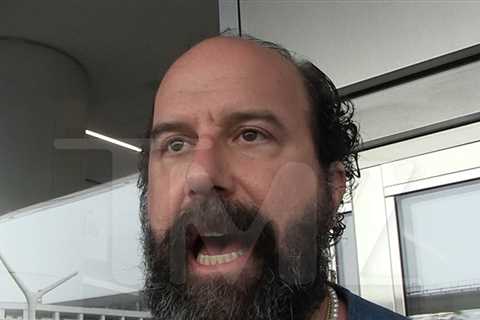 'Stranger Things' Star Brett Gelman Hopes Israel-Iran Conflict Doesn't Escalate