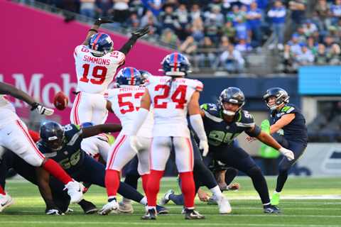 Isaiah Simmons makes Giants impact with massive field goal block