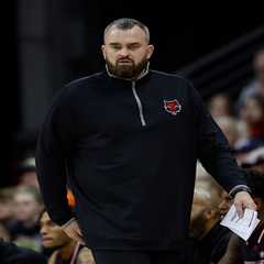 Arkansas State head coach Bryan Hodgson fixed broken down team bus himself