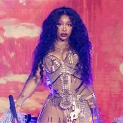 SZA Says She Was ‘Scared’ and ‘Freaked Out’ During Her Glastonbury Set