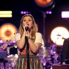 Kelly Clarkson Channels a Fellow Vocal Great With Celine Dion ‘All By Myself’ Cover