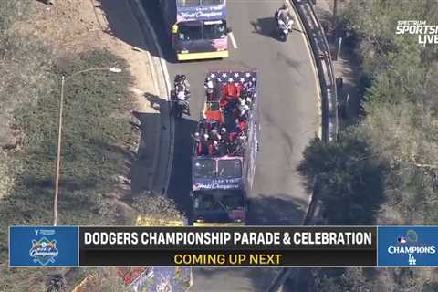 Dodgers get stuck in traffic on way to World Series parade