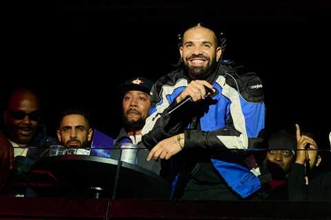 Drake Makes Surprise Appearance at Latto’s Show to Perform ‘Housekeeping Knows’