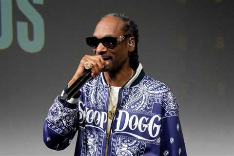 Kai Cenat Gifts Snoop Dogg $24,000 Robot from 1X Technologies