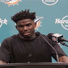 Tyreek Hill clarifies cryptic ‘coach’ tweet with Dolphins headed nowhere