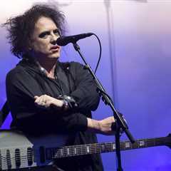 Robert Smith's Spinal Tap Moment at First Cure Show