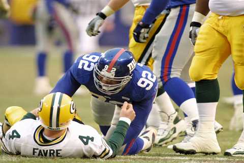 Mark Gastineau accuses Brett Favre of taking a dive for Michael Strahan in awkward confrontation..