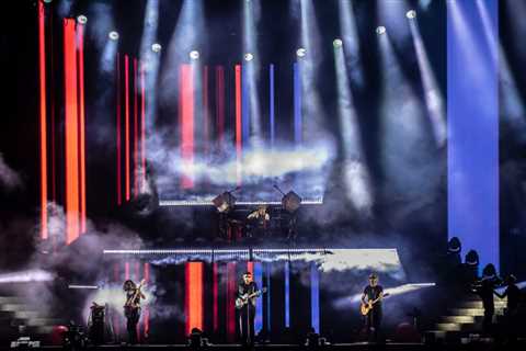 Morat Lights Up Mexico at the Beginning of the End of Its Stadium Tour